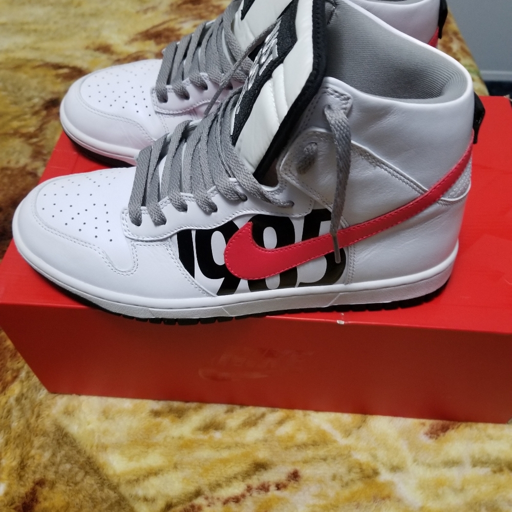 Nike dunk lux (undefeated)